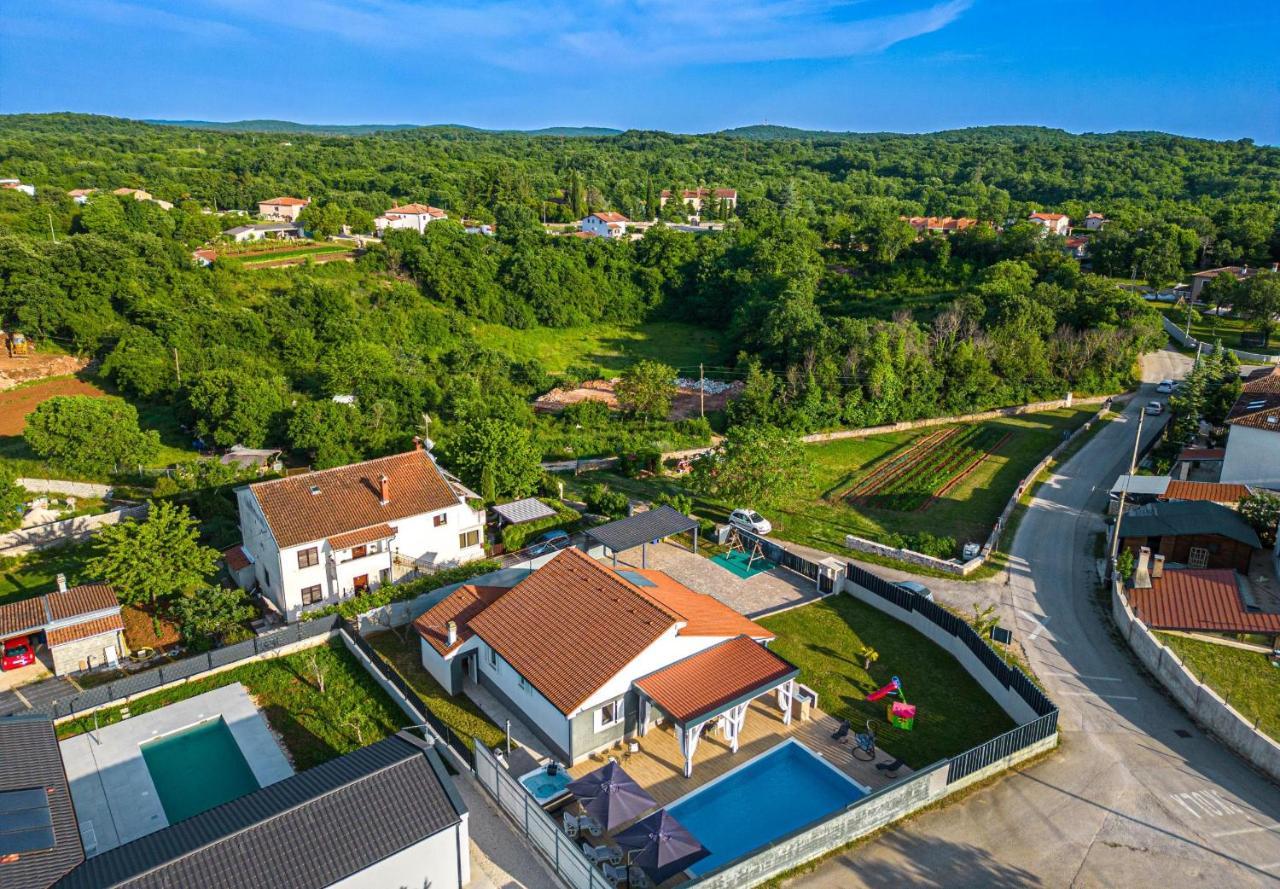 Villa Beauty With Heated Pool And Jacuzzi カンファナル エクステリア 写真