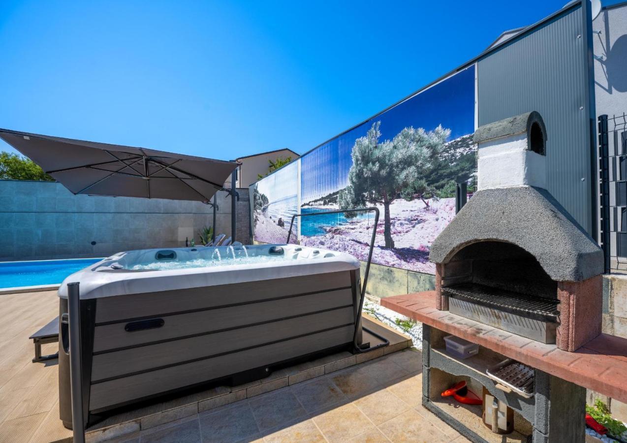 Villa Beauty With Heated Pool And Jacuzzi カンファナル エクステリア 写真