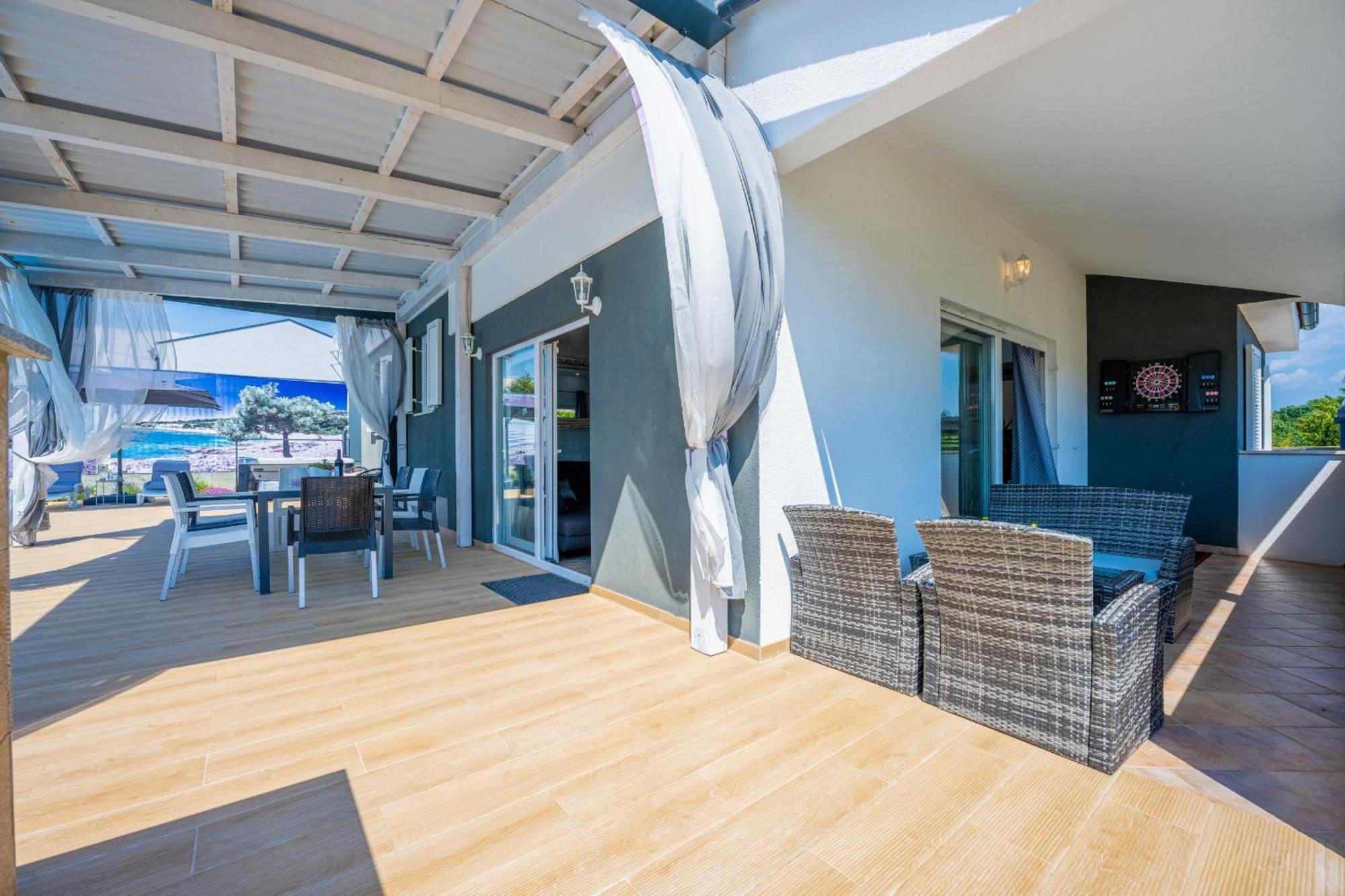 Villa Beauty With Heated Pool And Jacuzzi カンファナル エクステリア 写真